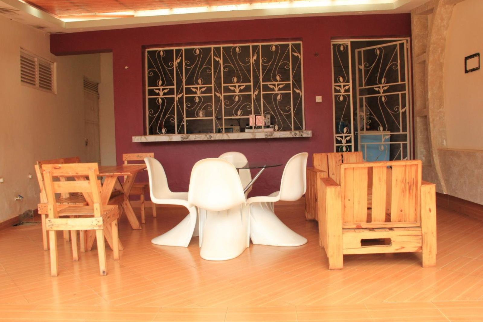 Airport Shoebill Hotel Ентебе Екстериор снимка